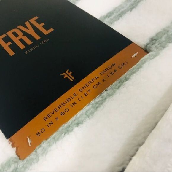 Frye Reversible Boho Plush Sherpa Comfy Cozy Throw 50 x 60 in - Picture 3 of 4